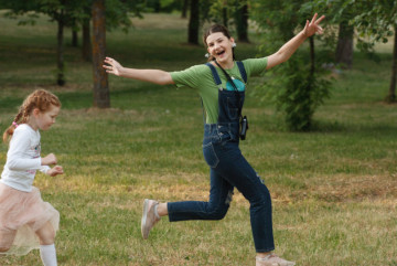 "`Array.title|replace:\