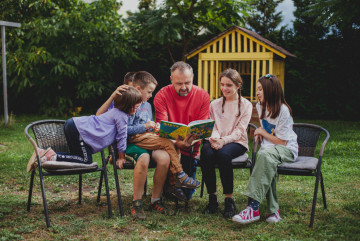 "`Array.title|replace:\