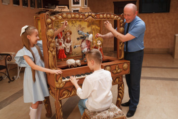 "`Array.title|replace:\